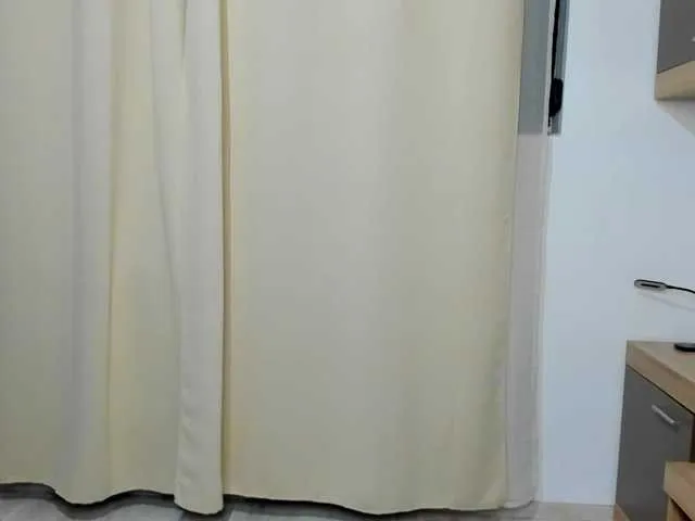 British_EmJess – webcam model profile photo Image 13