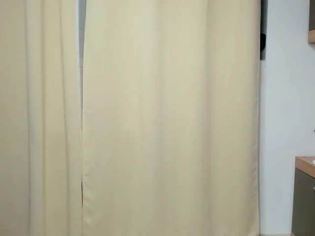 British_EmJess – webcam model profile photo Image 4