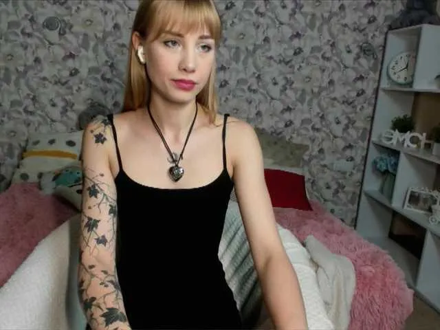 VictoriaMorrone – webcam model profile photo Image 2