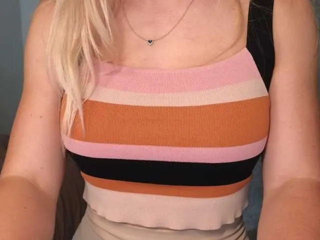 MarilynRainbow – webcam model profile photo Image 13