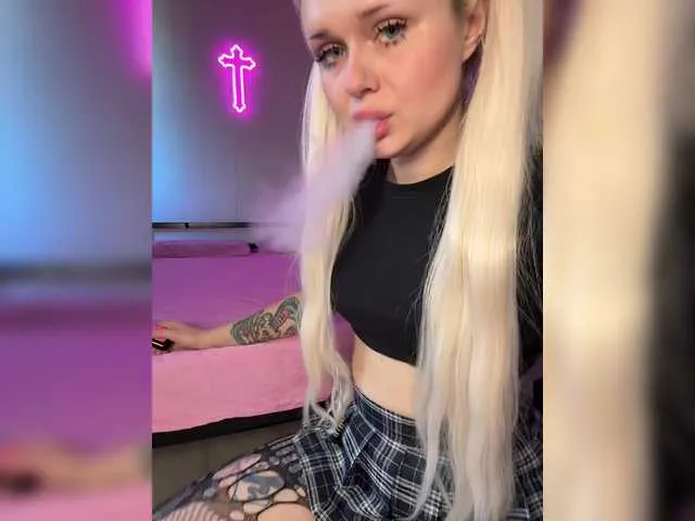 British_EmJess – webcam model profile photo Image 17
