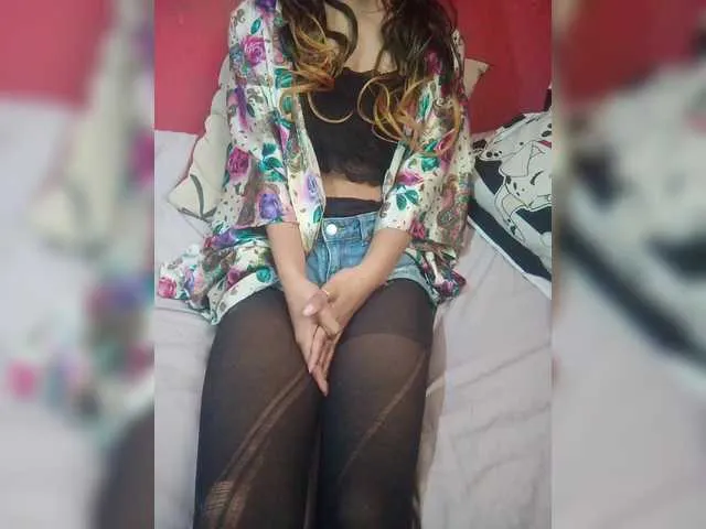 Libely – webcam model profile photo Image 15