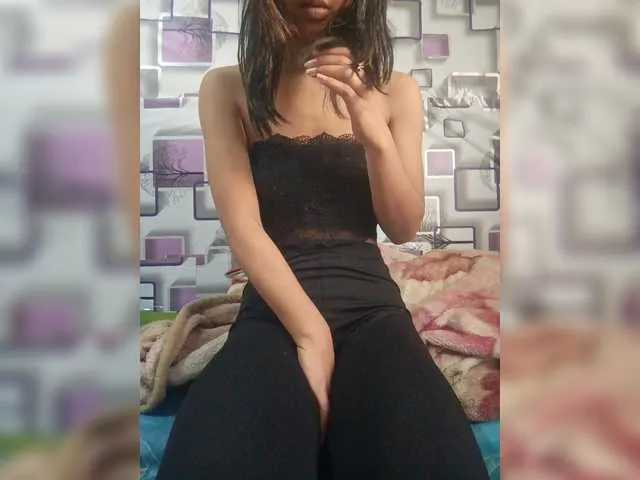 Libely – webcam model profile photo Image 3