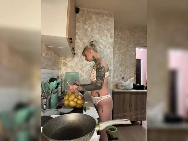 BabeBeth40 – webcam model profile photo Image 7