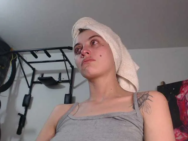 Nataly_Blonde – webcam model profile photo Image 4