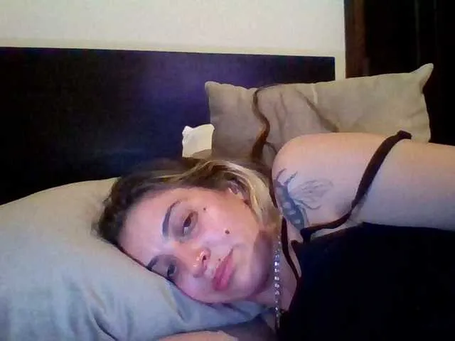 Nataly_Blonde – webcam model profile photo Image 5