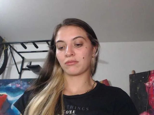 Nataly_Blonde – webcam model profile photo Image 7