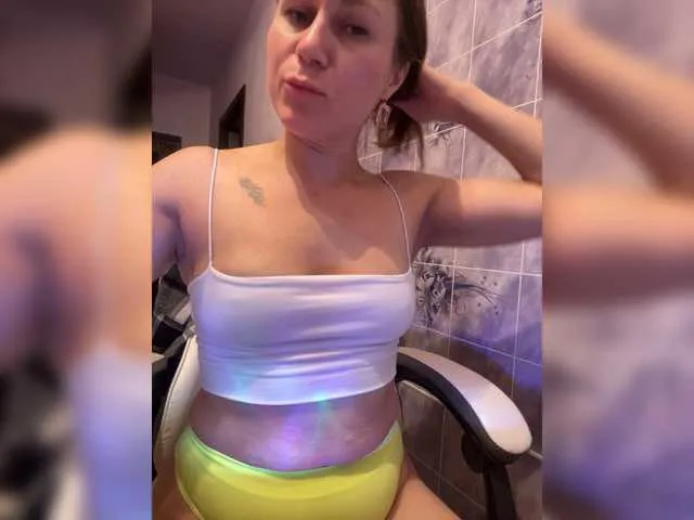 momixoxo – webcam model profile photo Image 17
