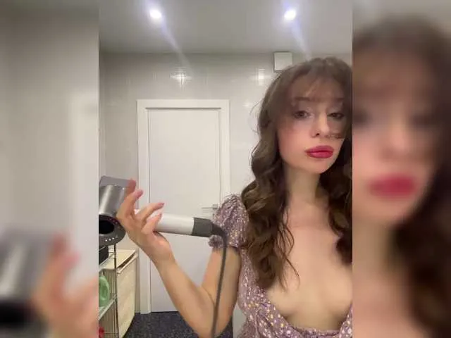 SelennaMoon – webcam model profile photo Image 13