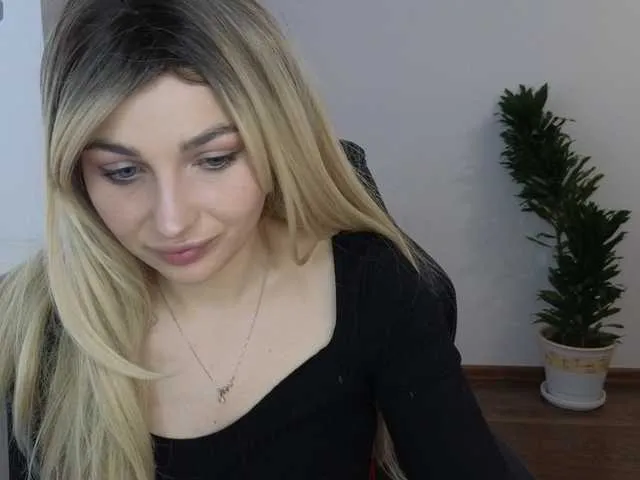 SofiaSins – webcam model profile photo Image 4