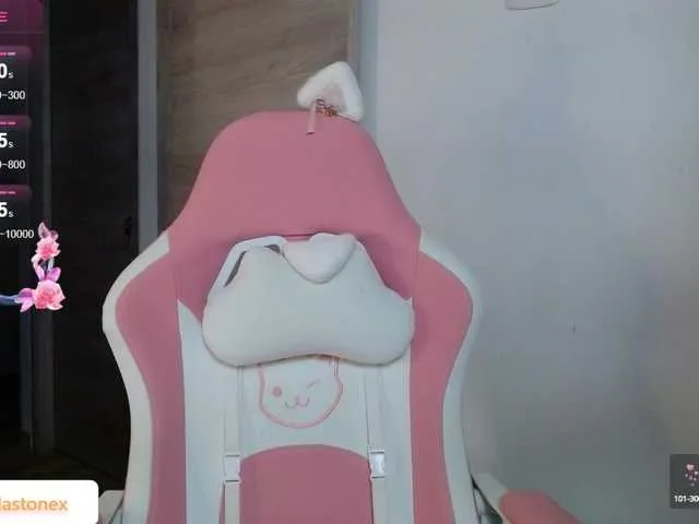 YourWitcher – webcam model profile photo Image 8