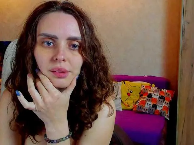 British_EmJess – webcam model profile photo Image 17