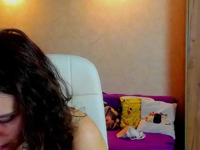 British_EmJess – webcam model profile photo Image 6