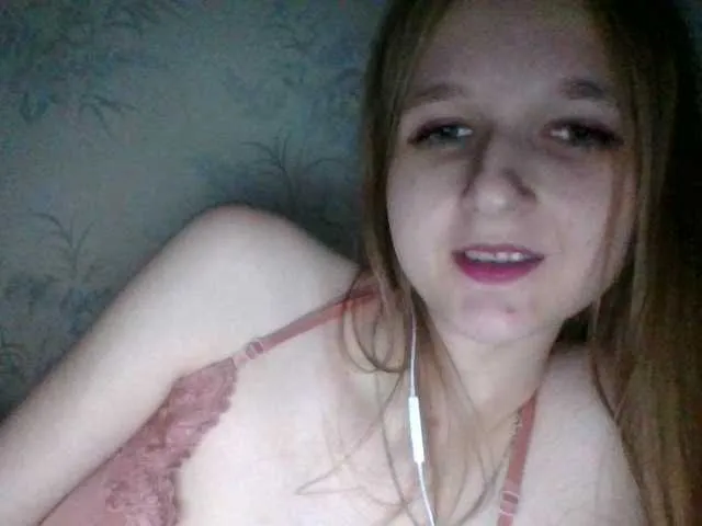 blondeangel_4u2 – webcam model profile photo Image 3