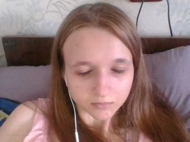 blondeangel_4u2 – webcam model profile photo Image 4