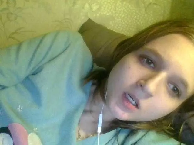 blondeangel_4u2 – webcam model profile photo Image 6