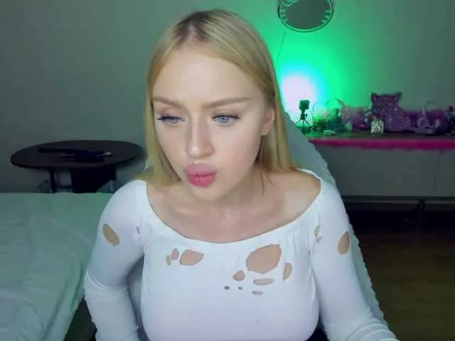 MindyKally Image 8