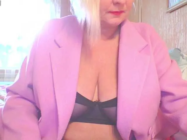 British_EmJess – webcam model profile photo Image 18