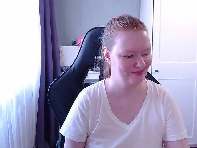 British_EmJess – webcam model profile photo Image 3