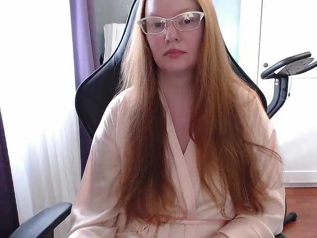 British_EmJess – webcam model profile photo Image 6