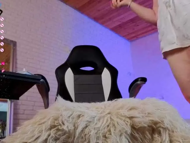 EmilyBlare – webcam model profile photo Image 6