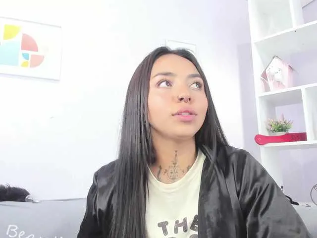 SofiaSins – webcam model profile photo Image 12