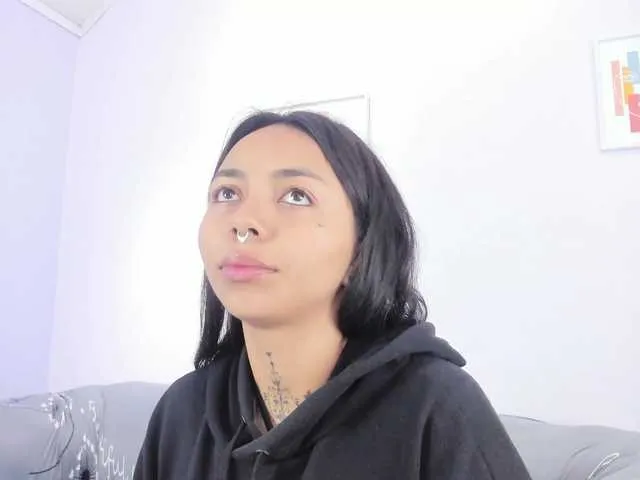 SofiaSins – webcam model profile photo Image 6