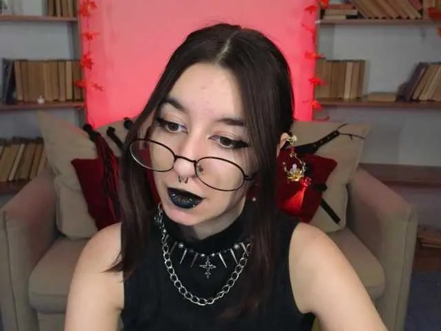 MissKristal – webcam model profile photo Image 16