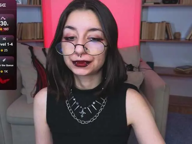 MissKristal – webcam model profile photo Image 5