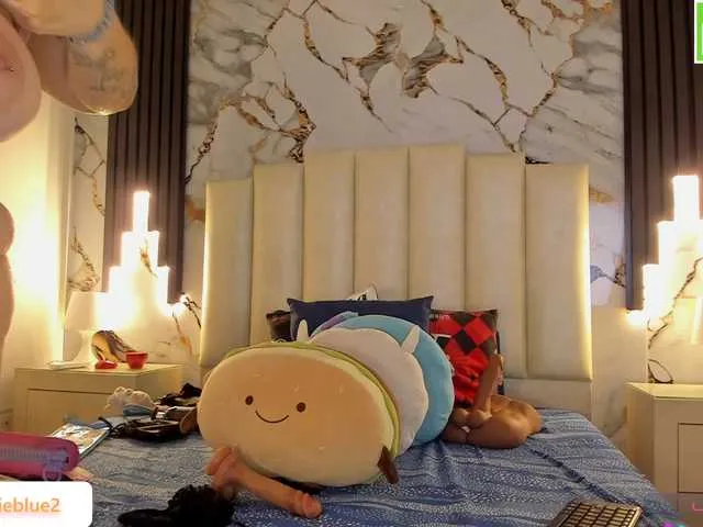 mollieblue69 – webcam model profile photo