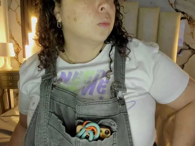 tamara-kisses – webcam model profile photo Image 10