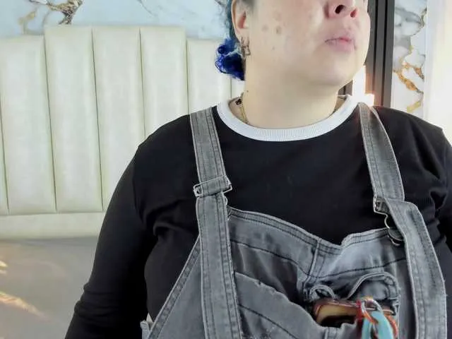 tamara-kisses – webcam model profile photo Image 16