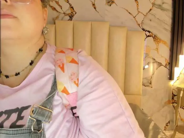 tamara-kisses – webcam model profile photo Image 19