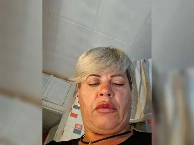 LizzieGreyX – webcam model profile photo Image 17