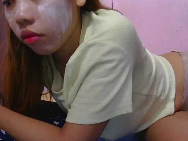 British_EmJess – webcam model profile photo Image 12