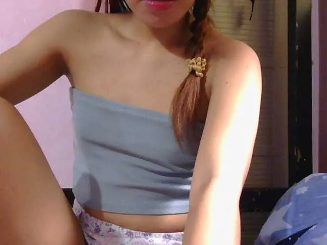 British_EmJess – webcam model profile photo Image 3