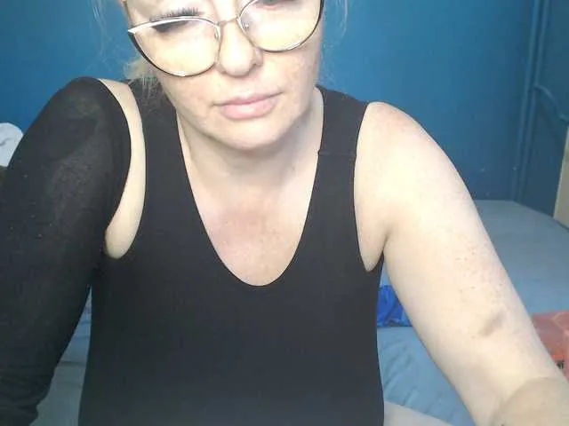 British_EmJess – webcam model profile photo Image 2
