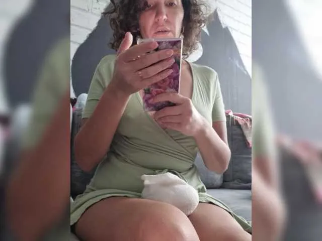 BlondeScarlettx – webcam model profile photo Image 17