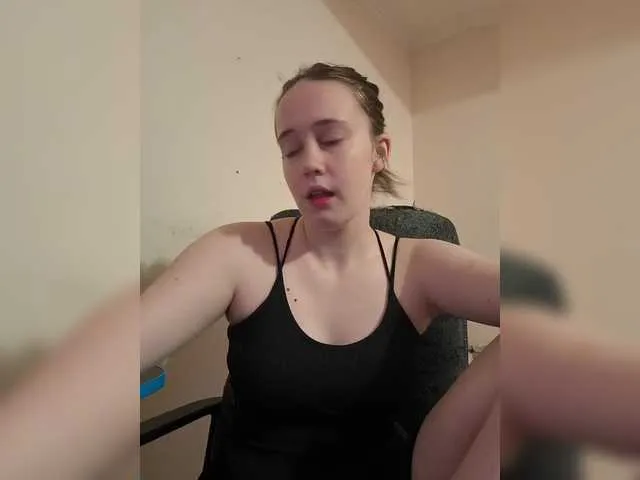 British_EmJess – webcam model profile photo Image 13