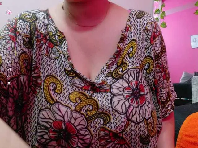 SofiaSins – webcam model profile photo Image 7