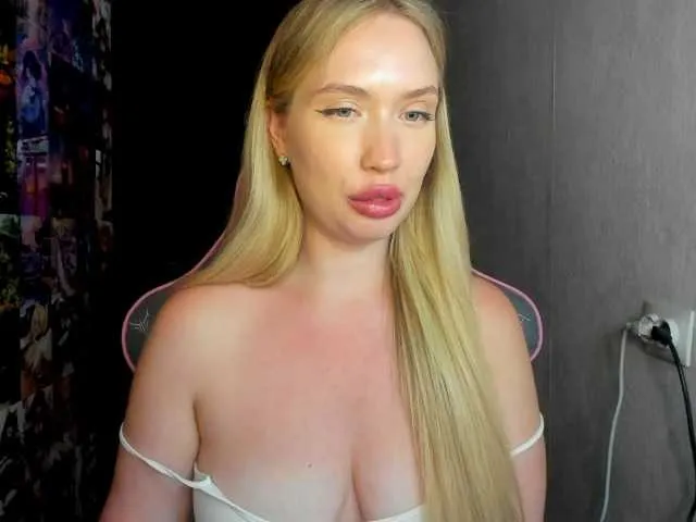 ReginaShine – webcam model profile photo Image 10