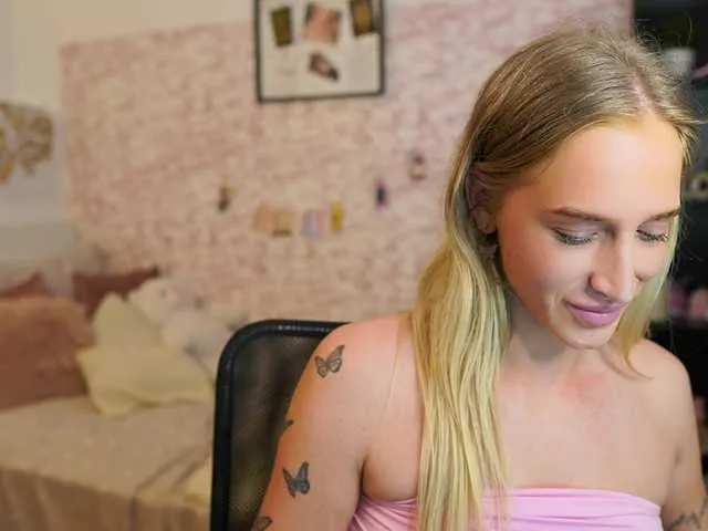 NicoletteShea01 Image 19