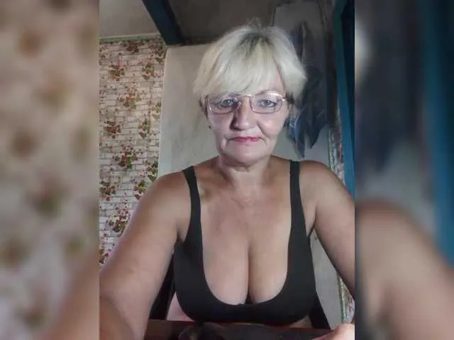 TyleneBuck – webcam model profile photo Image 11