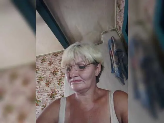 TyleneBuck – webcam model profile photo Image 12