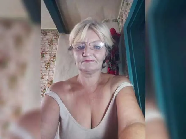 TyleneBuck – webcam model profile photo Image 16