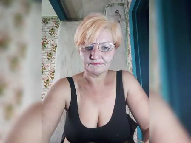 TyleneBuck – webcam model profile photo Image 2