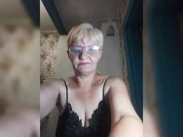 TyleneBuck – webcam model profile photo Image 3