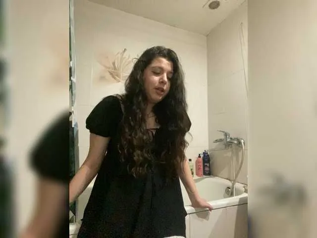 SusyBlair – webcam model profile photo Image 9