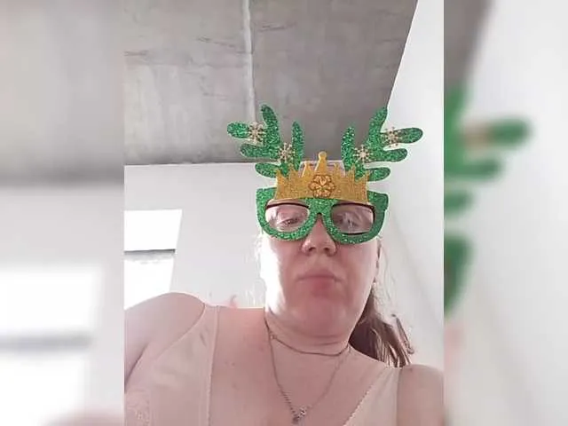 office-online – webcam model profile photo