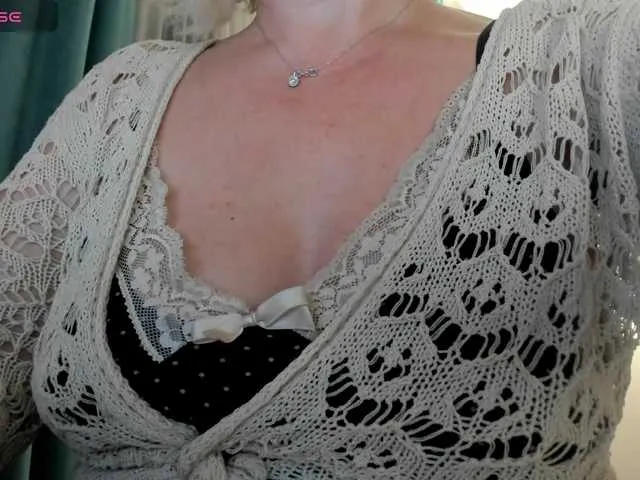 antonnella-lopez – webcam model profile photo Image 18